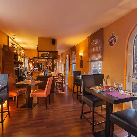 Hotel The Originals City, La Cour Carree, Eu 3*