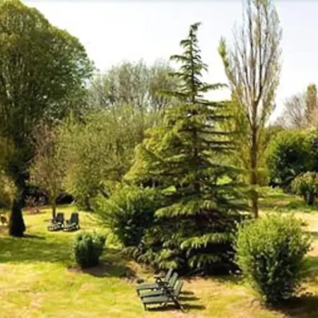 Hotel The Originals City, La Cour Carree, Eu