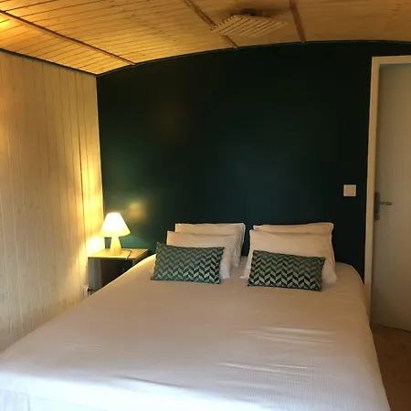 Hotel The Originals City, La Cour Carree, Eu