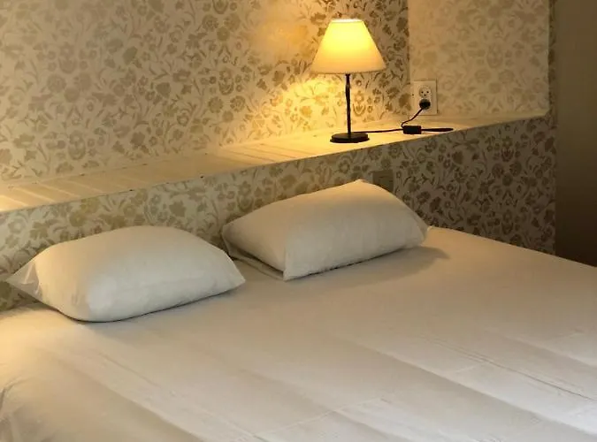 Hotel The Originals City, La Cour Carrée, Eu 3*