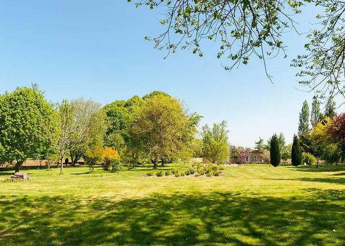 Hotel The Originals City, La Cour Carrée, Eu Eu (Seine-Maritime)