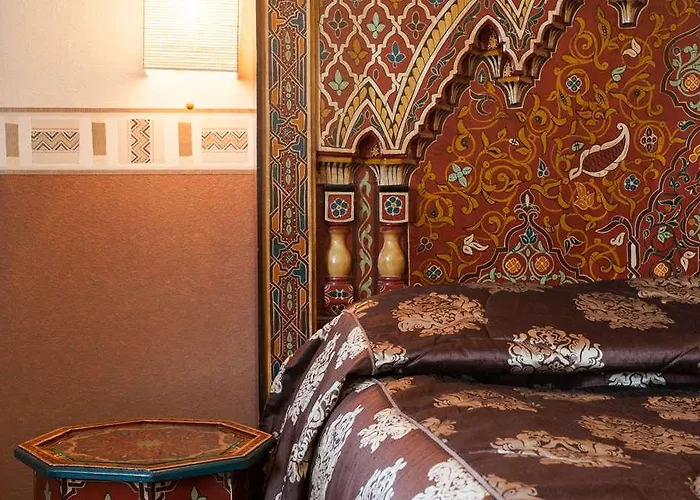 Hotel The Originals City, La Cour Carrée, Eu