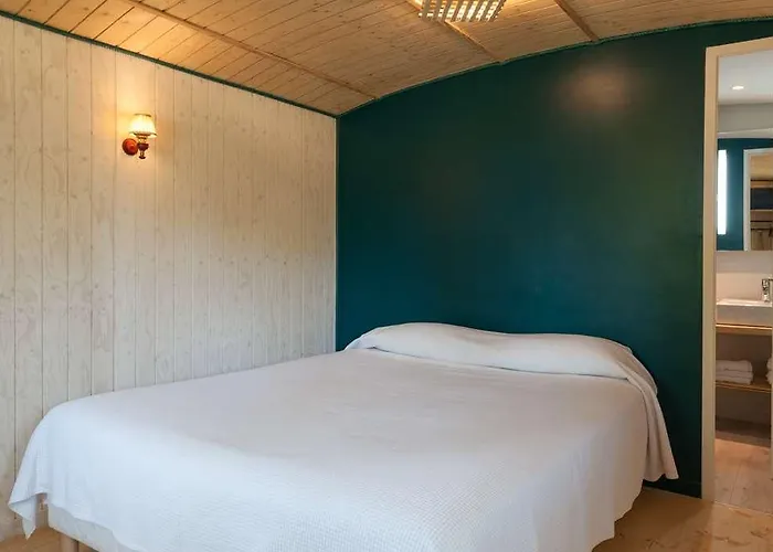 Hotel The Originals City, La Cour Carrée, Eu 3*