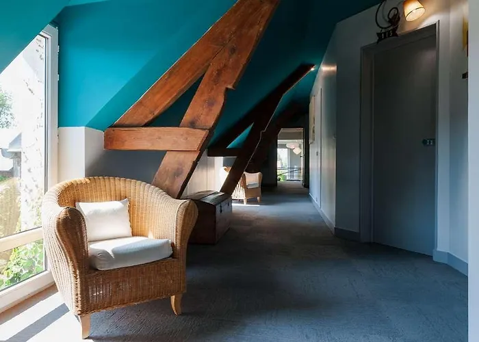 The Originals City, La Cour Carrée, Eu