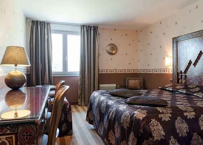 The Originals City, La Cour Carree, Eu Eu (Seine-Maritime)