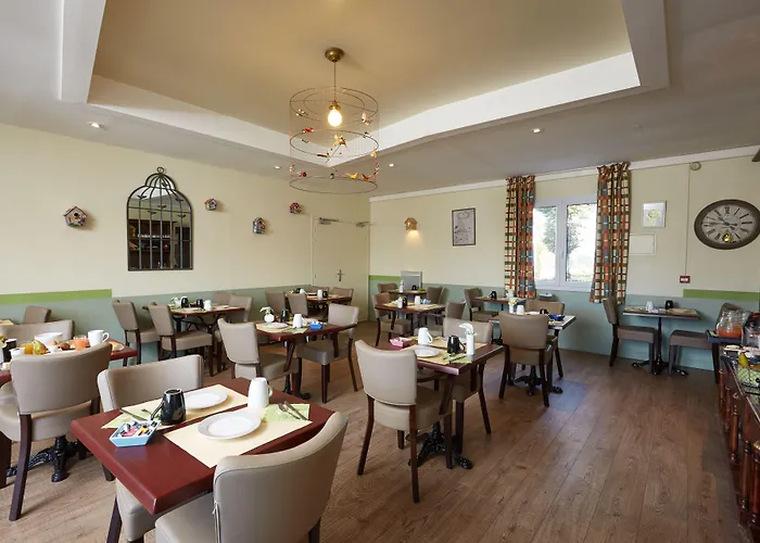 Hotel The Originals City, La Cour Carrée, Eu