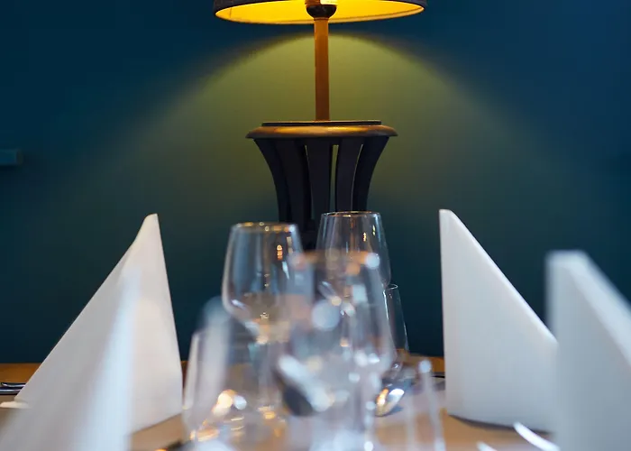 Hotel The Originals City, La Cour Carrée, Eu