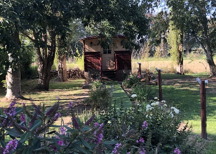 Hotel The Originals City, La Cour Carrée, Eu Eu (Seine-Maritime)