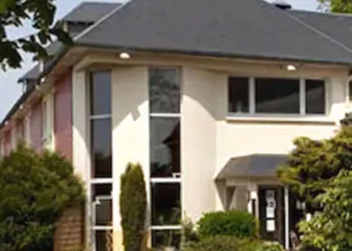 Hotel The Originals City, La Cour Carrée, Eu Eu (Seine-Maritime)