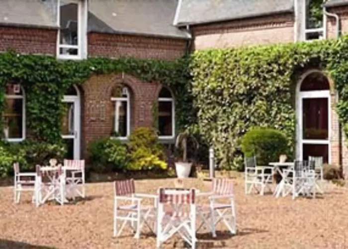 Hotel The Originals City, La Cour Carrée, Eu Eu (Seine-Maritime)