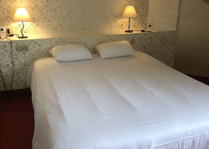 Hotel The Originals City, La Cour Carree, Eu Eu (Seine-Maritime)