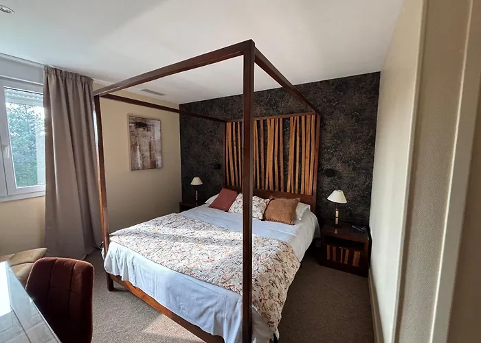 Hotel The Originals City, La Cour Carrée, Eu