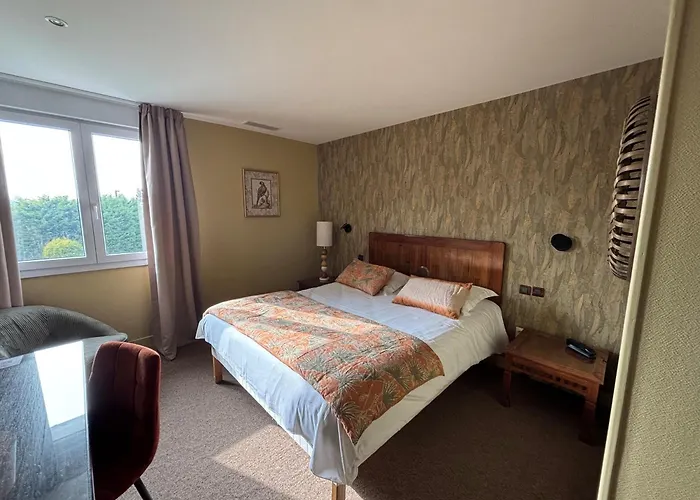 Hotel The Originals City, La Cour Carrée, Eu Eu (Seine-Maritime)