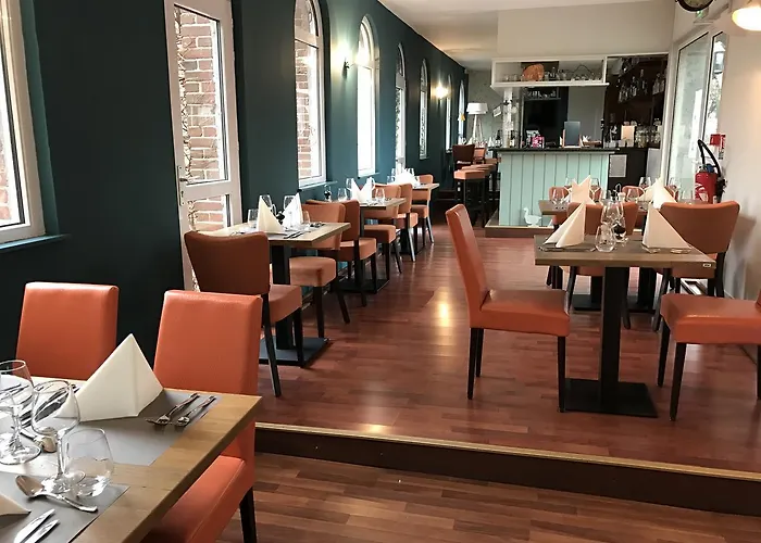 Hotel The Originals City, La Cour Carrée, Eu Eu (Seine-Maritime)