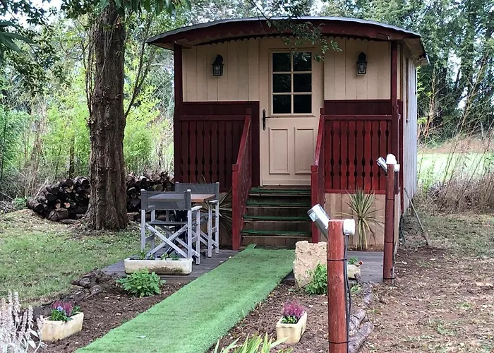 Hotel The Originals City, La Cour Carrée, Eu