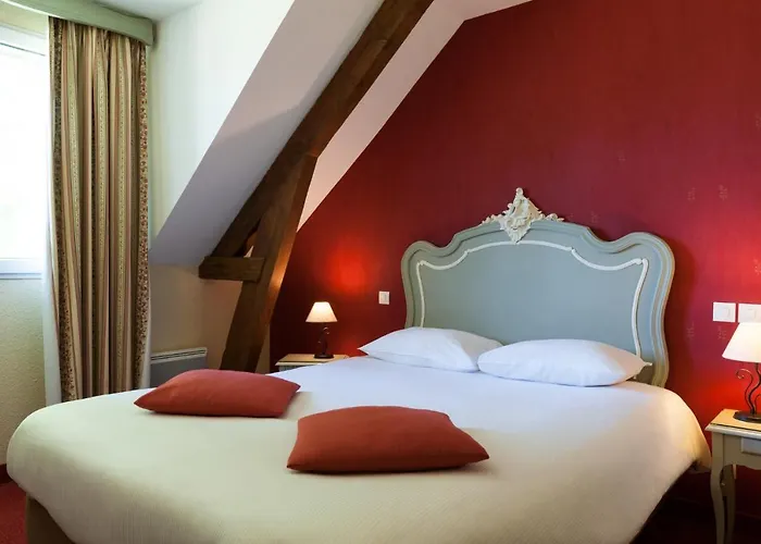 Hotel The Originals City, La Cour Carrée, Eu Eu (Seine-Maritime)